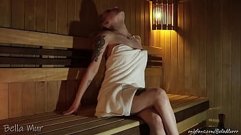 Curvy Hottie Fucking A Stranger In A Public Sauna
