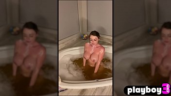 Amazing Big Natural Tits Milf Sophie Dee Posed In The Jacuzzi After Hot Striptease
