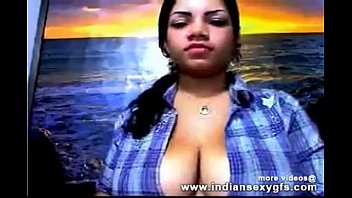 Indian Mumbai Desi Big Boobs Bhabhi Expose Her Front Of Live Webchat Indiansexygfs Com