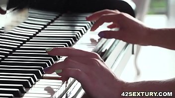 Pianist Slut Double Penetrated