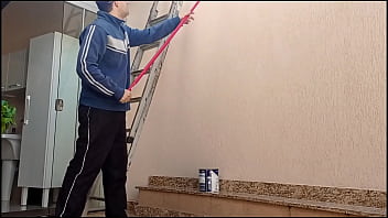 Sa No Quintal De Mini Saia E Sem Calcinha Para Provocar O Pintor Que Est Pintando Minha Casa
